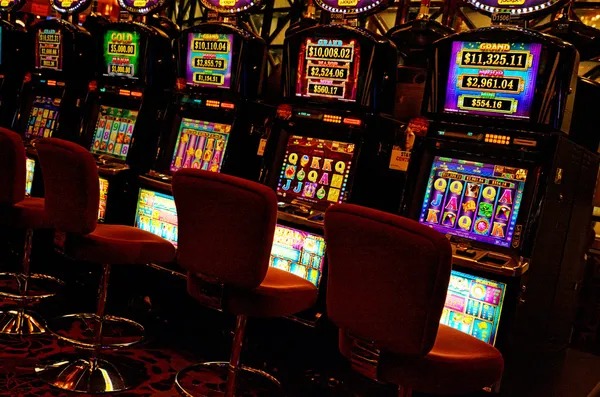 kingkong4d result platform showing Mega Sevens slot and live-dealer table options side by side